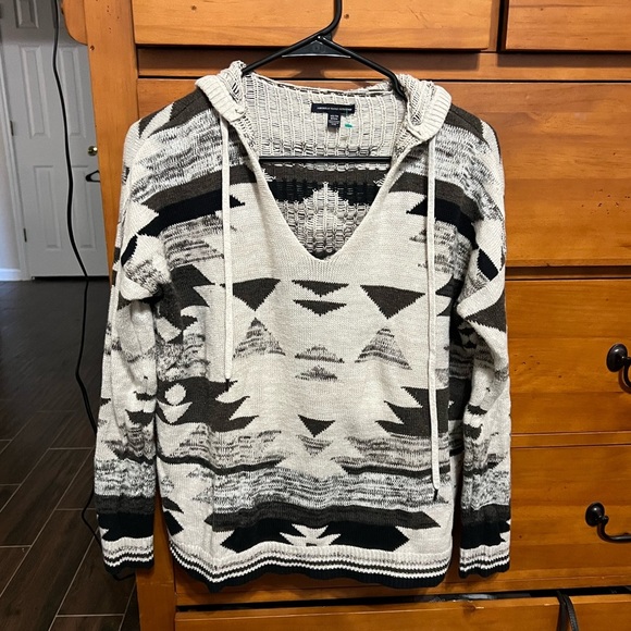 American Eagle Outfitters|100% Cotton Hooded Pullover Sweater|AEO Sweater - Picture 1 of 3